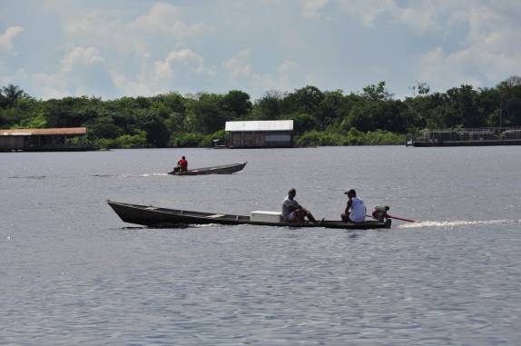 Movimento de voadeiras em Tefé, no Amazonas